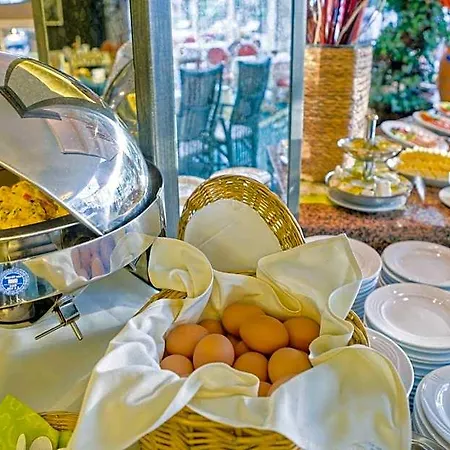 Seetelhotel Ostseeresidenz 4* هيرينجسدورف