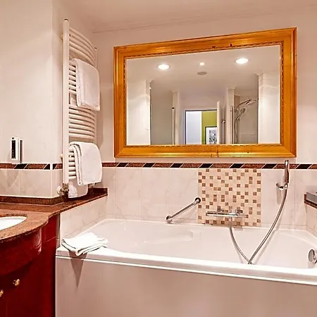Seetelhotel Ostseeresidenz شقة فندقية هيرينجسدورف